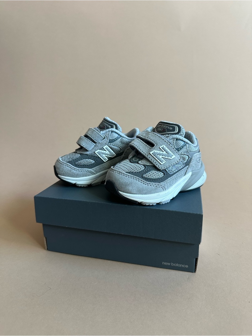 New Balance Baby Toddler 990v6 US Size 3 Extra Wide Shoes Sneakers Gray EUC